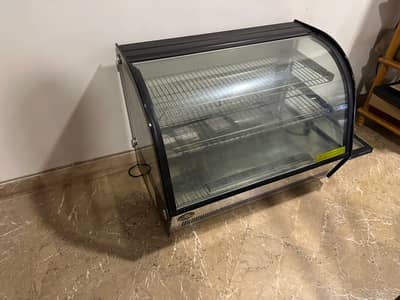 Display chiller for cafe