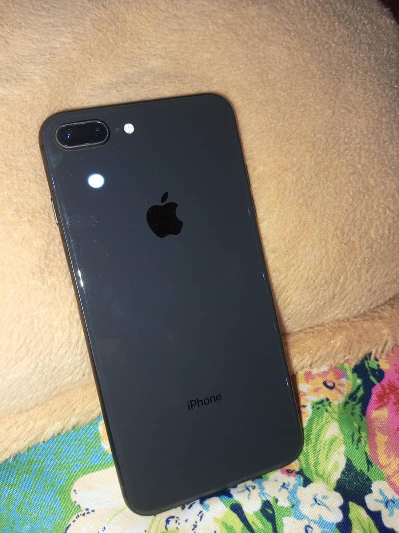 Apple iPhone 8 Plus 0