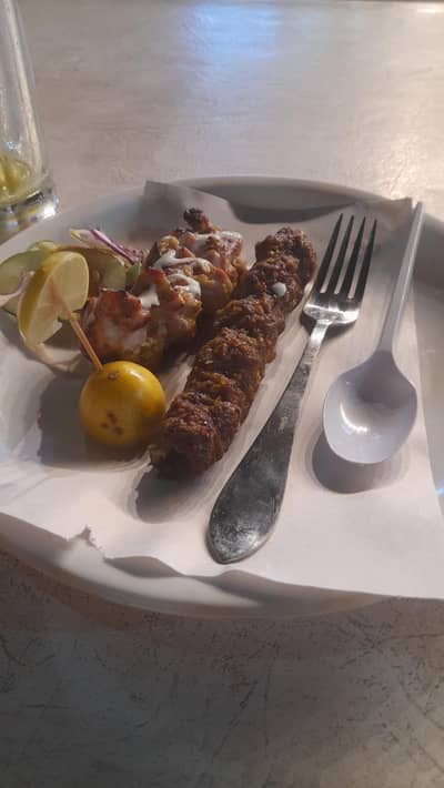 restaurant staff needed 03150704622