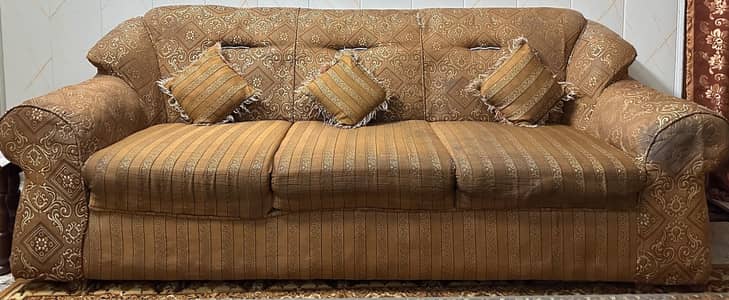Stylish Used Sofa Set – Beautiful & Well Maintained