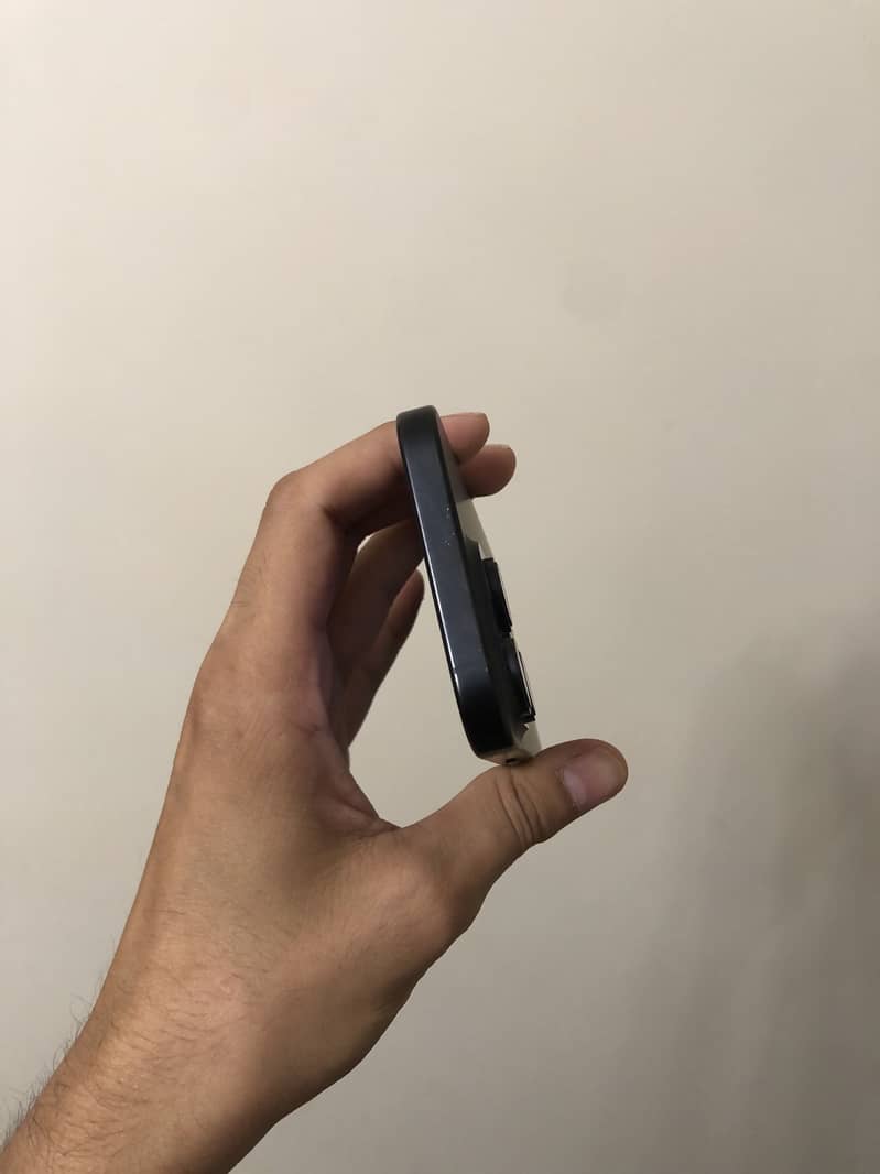 Apple iPhone 16 Pro 6