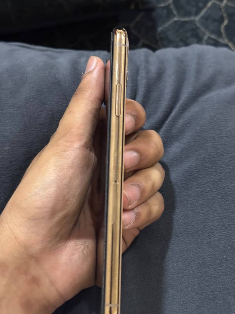 Apple iPhone 11 Pro Max 1