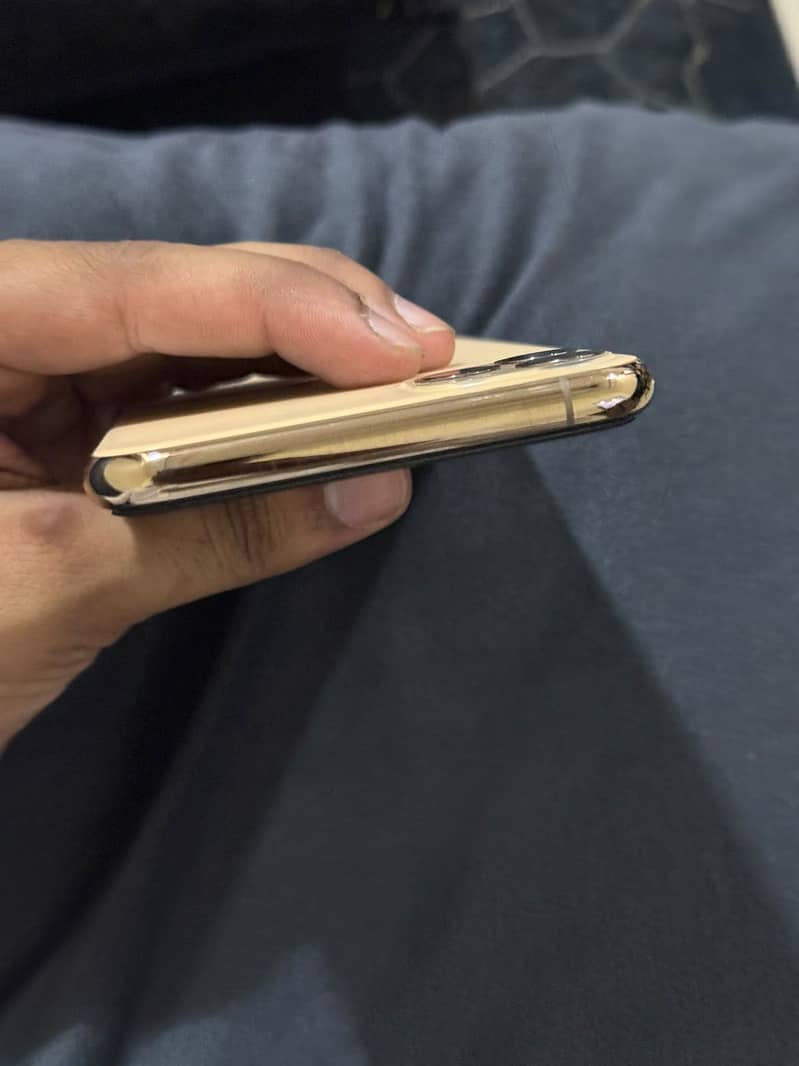 Apple iPhone 11 Pro Max 5