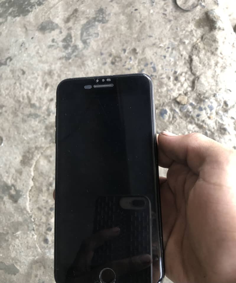 Apple iPhone 7 Plus 1