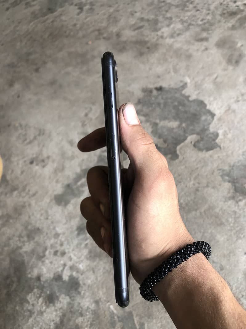 Apple iPhone 7 Plus 5