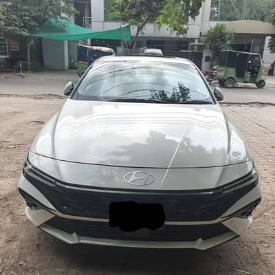 Hyundai Elantra 2025