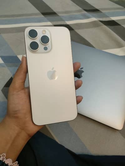Apple iPhone 16 Pro Max