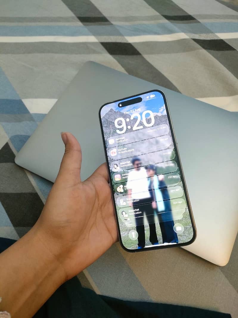 Apple iPhone 16 Pro Max 1