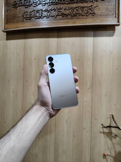 Samsung Galaxy S25 - NON PTA - Sim Locked JV