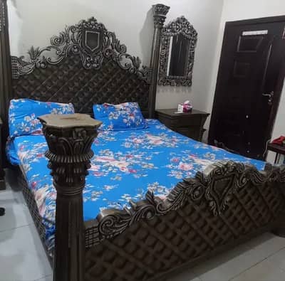Sheesham wood Royals carved luxury bed set Dico Paint for sale