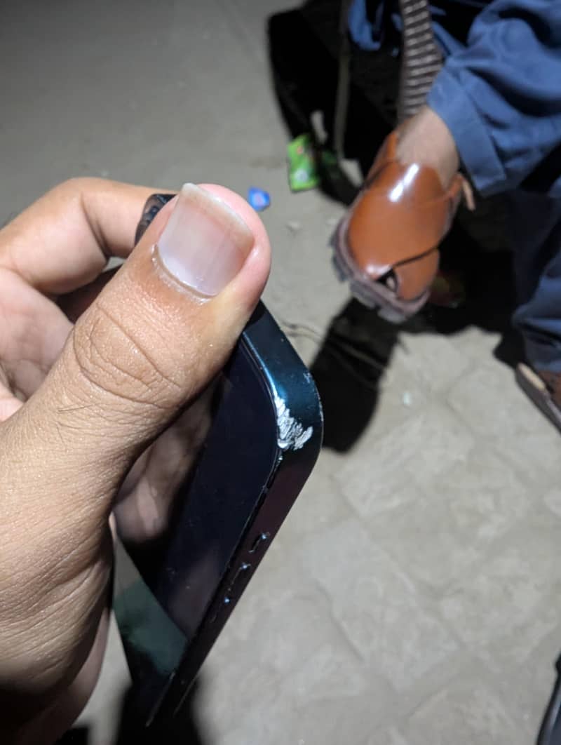 Apple iPhone 13 2