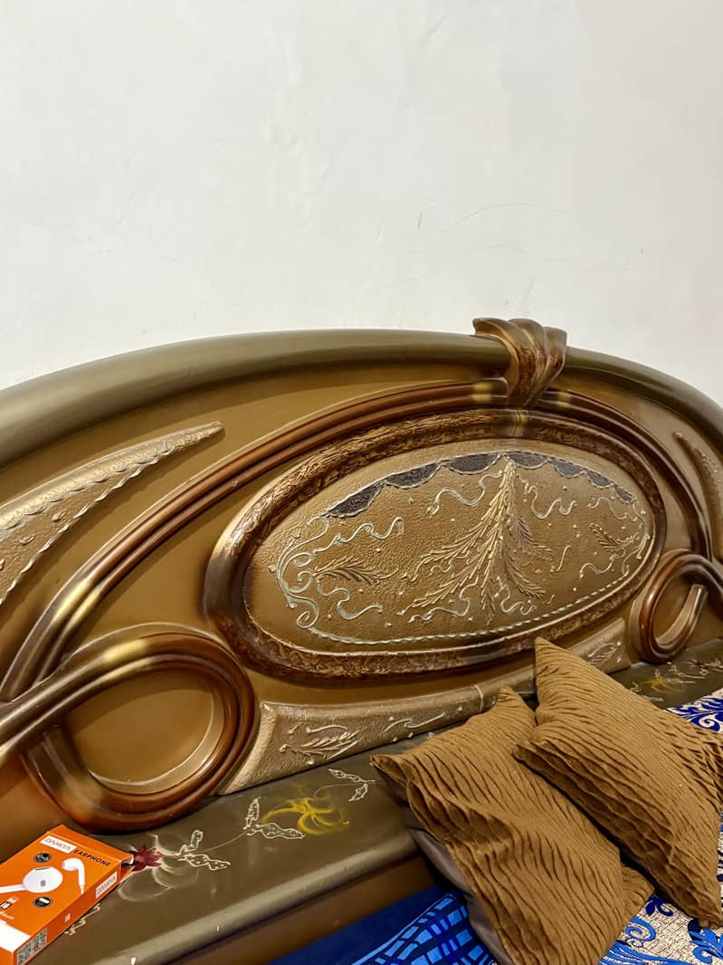 Bed and dressing table 1