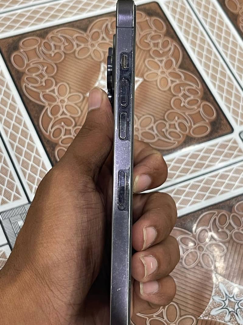 Apple iPhone 14 Pro Max 1