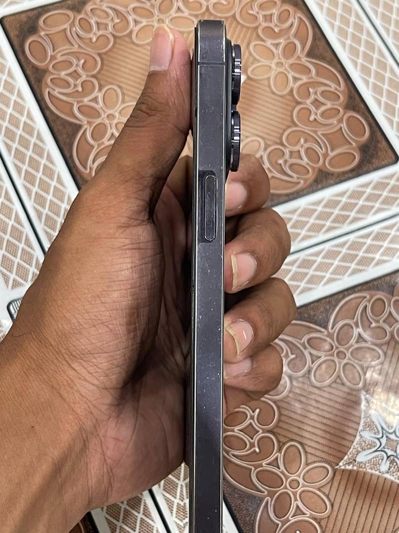 Apple iPhone 14 Pro Max 2