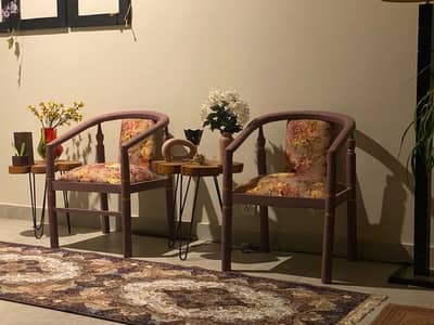 2 coffee chairs