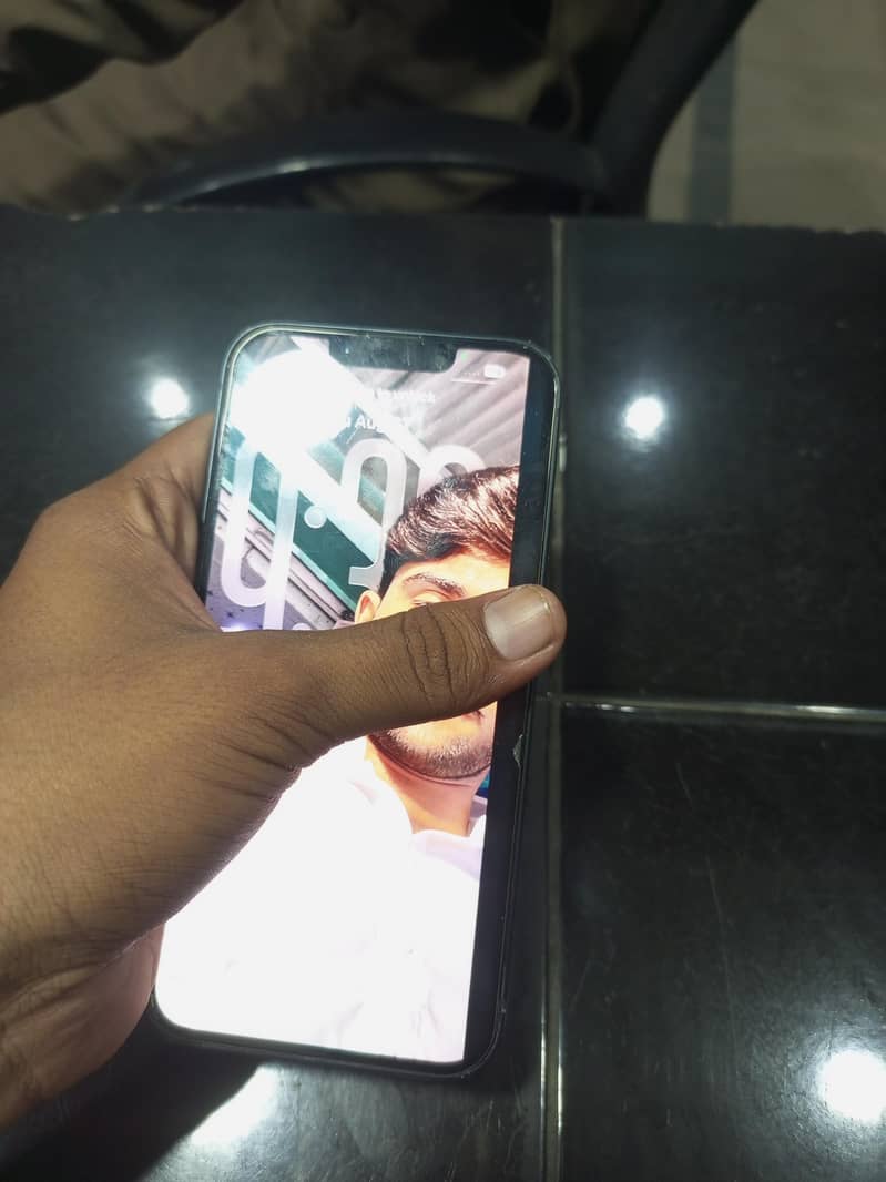 Apple iPhone 13 6