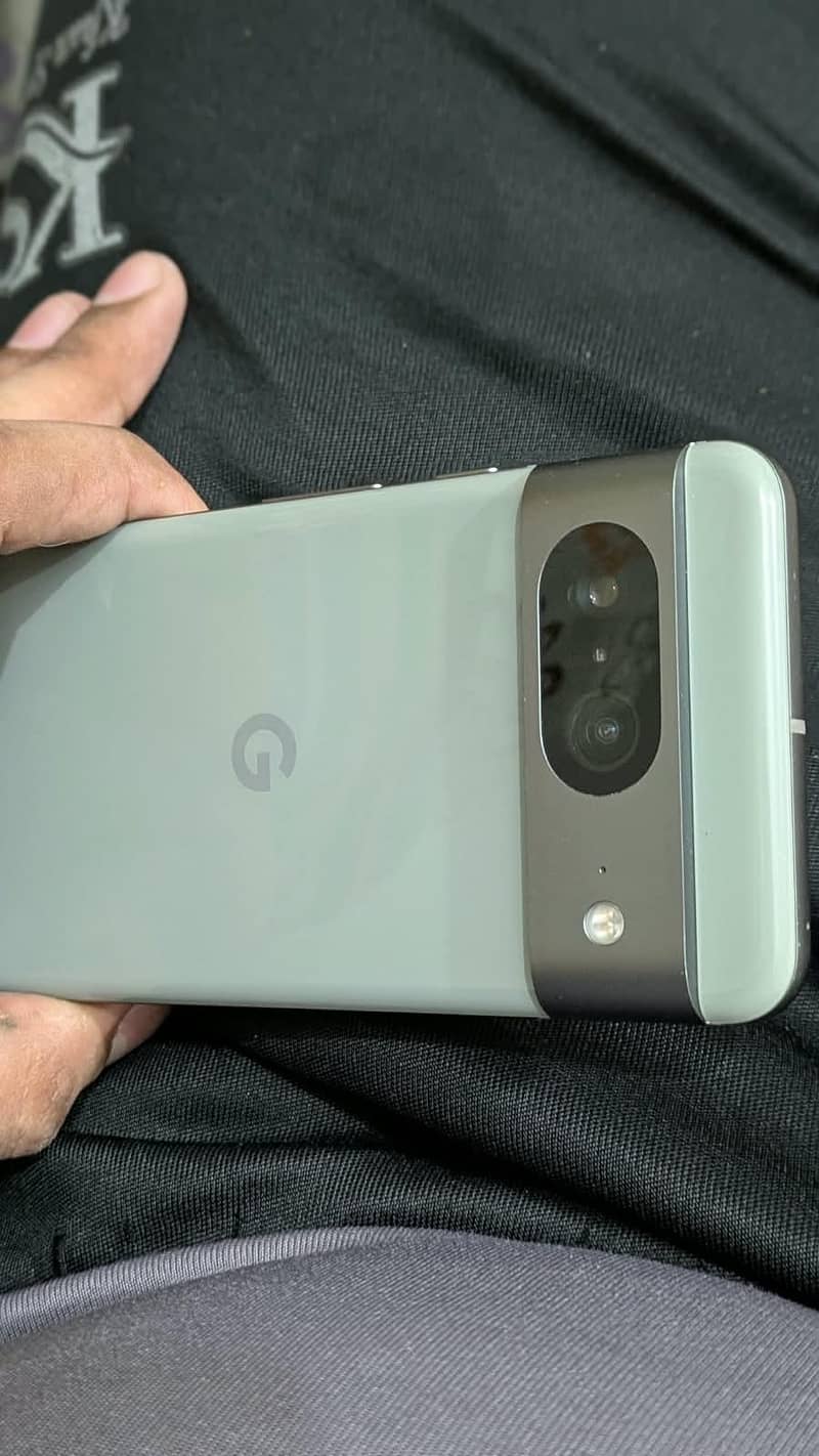 Google Pixel 8 5