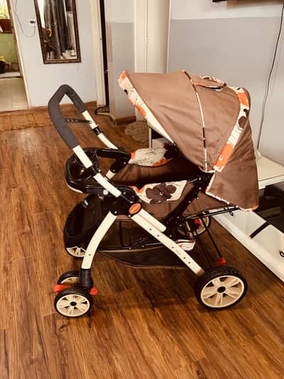 imported heavy duty pram  10/10 condition baby pram/ stroller