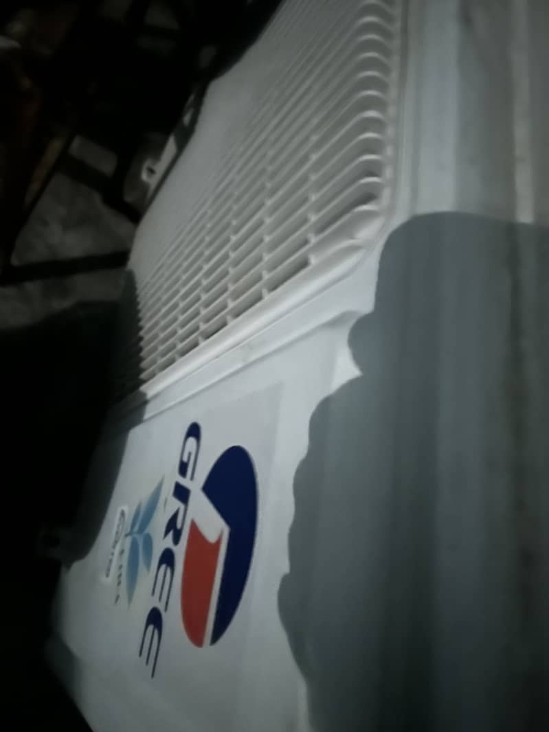 Gree Split Air Conditioner. 3