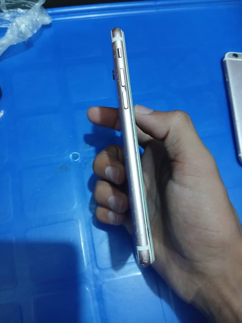 Apple iPhone 6S 8