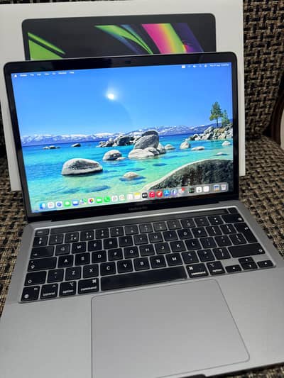 Macbook Pro M2 2022 10/10 condition