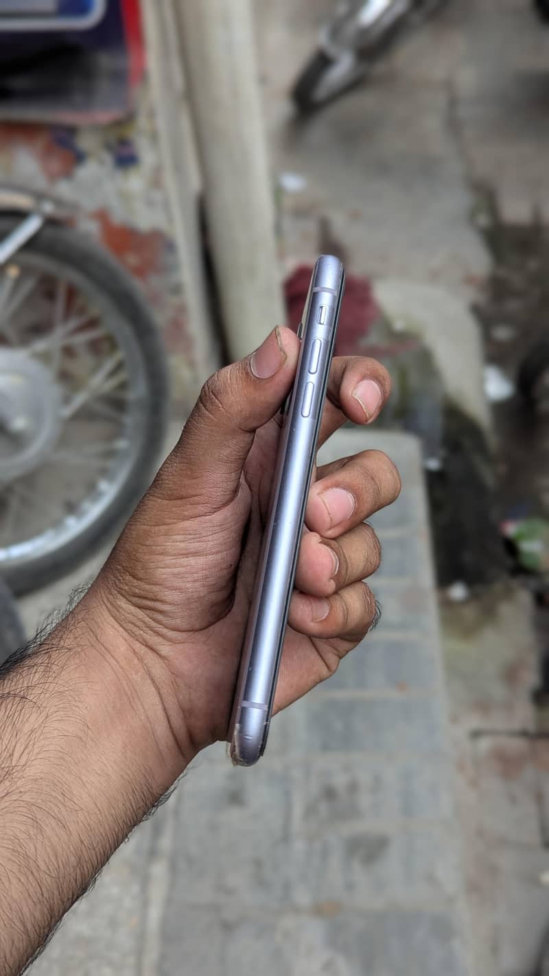 Apple iPhone 11 1