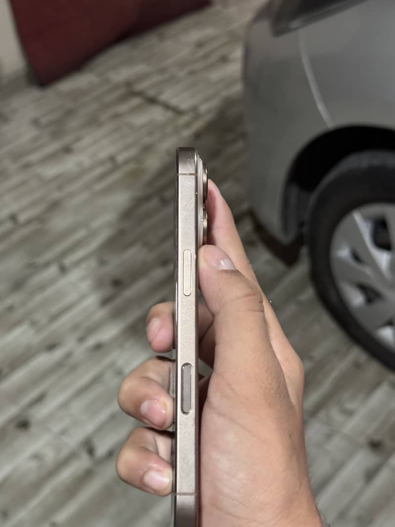 Apple iPhone 16 Pro 5