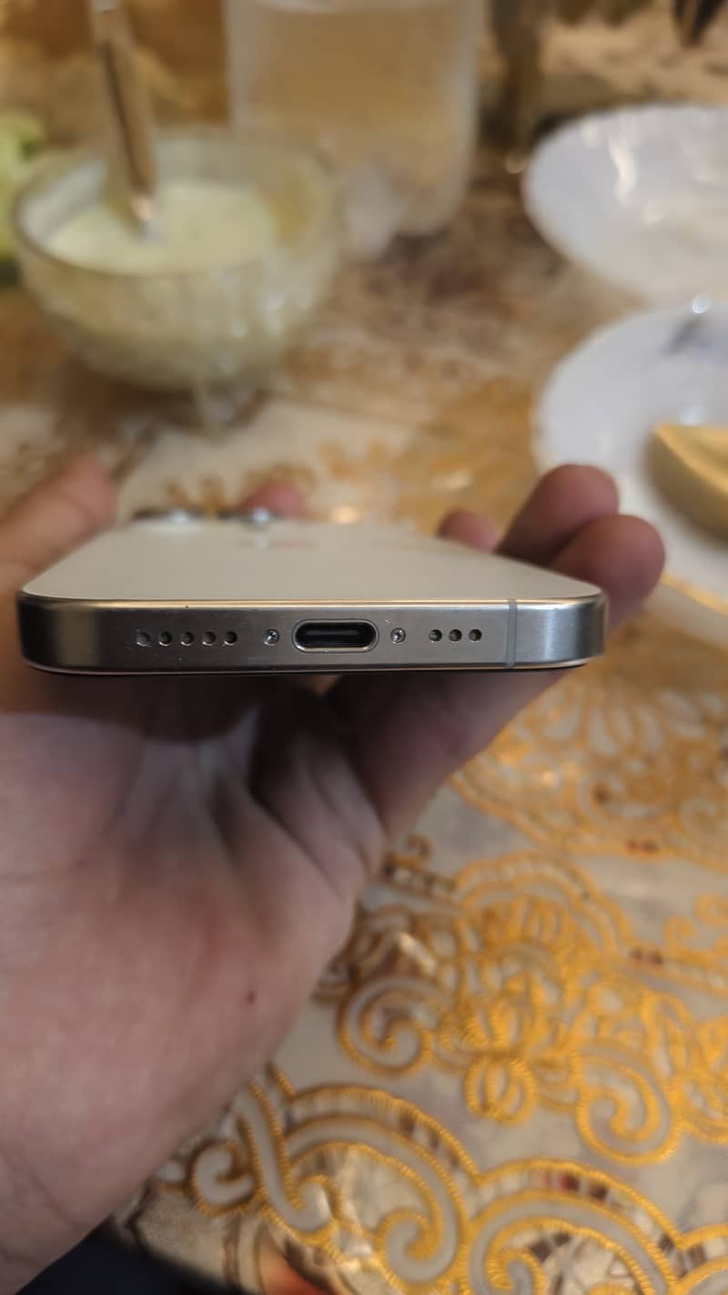 Apple iPhone 15 Pro 1