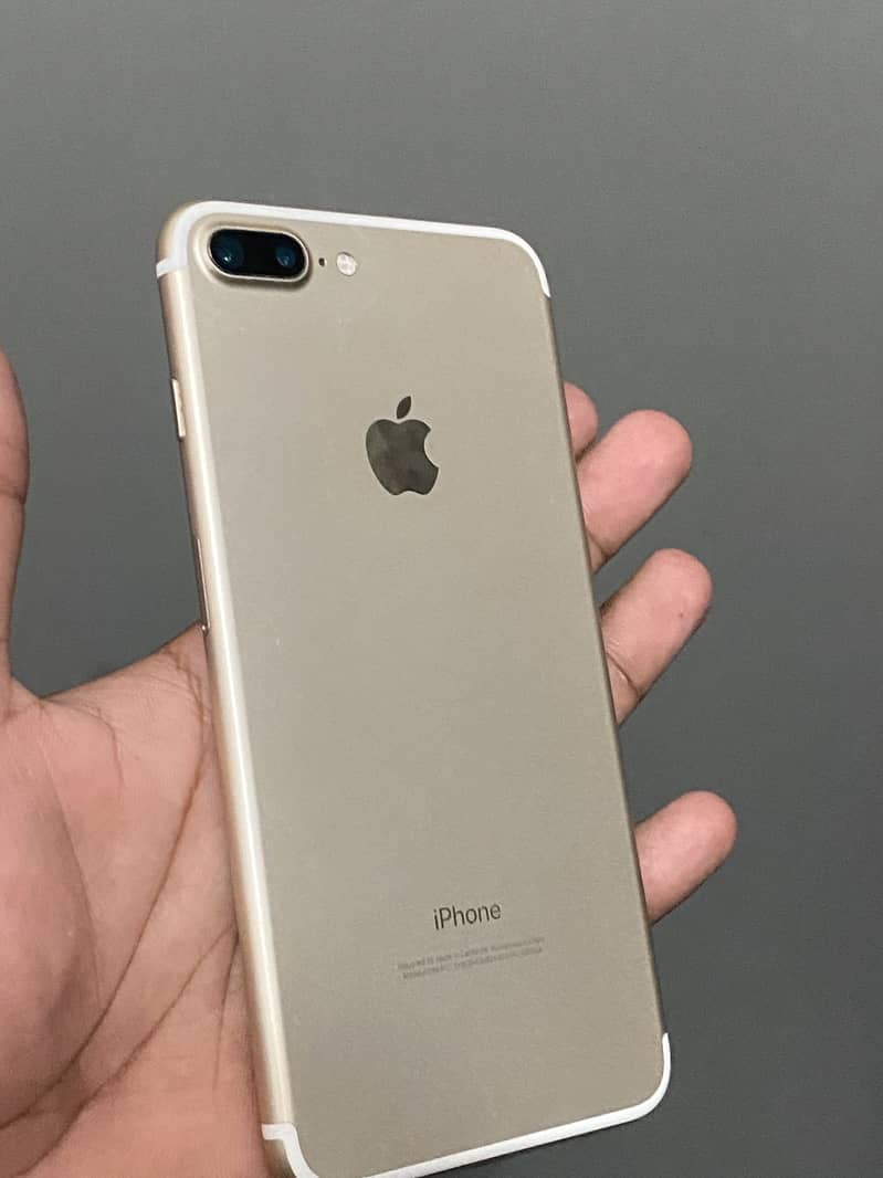 Apple iPhone 7 Plus 2