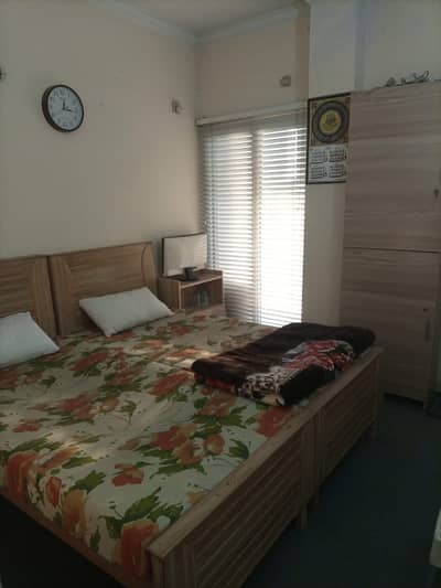 Sharing room seat available finished for rent