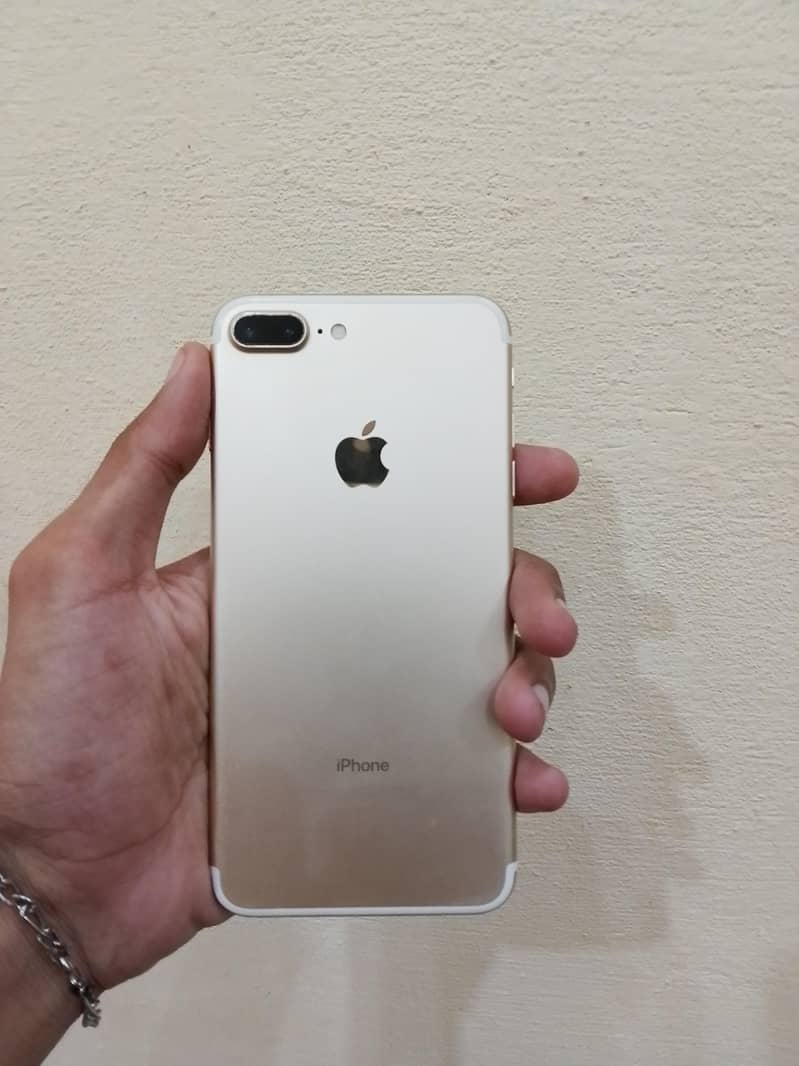 Apple iPhone 7 Plus 0