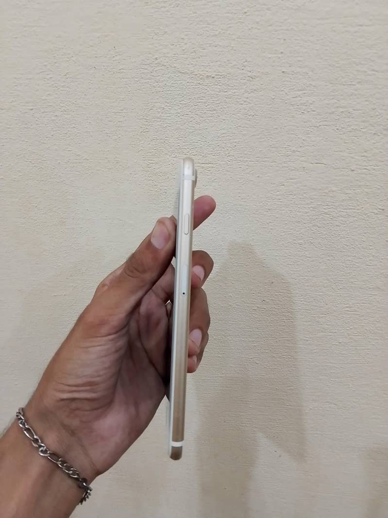 Apple iPhone 7 Plus 1