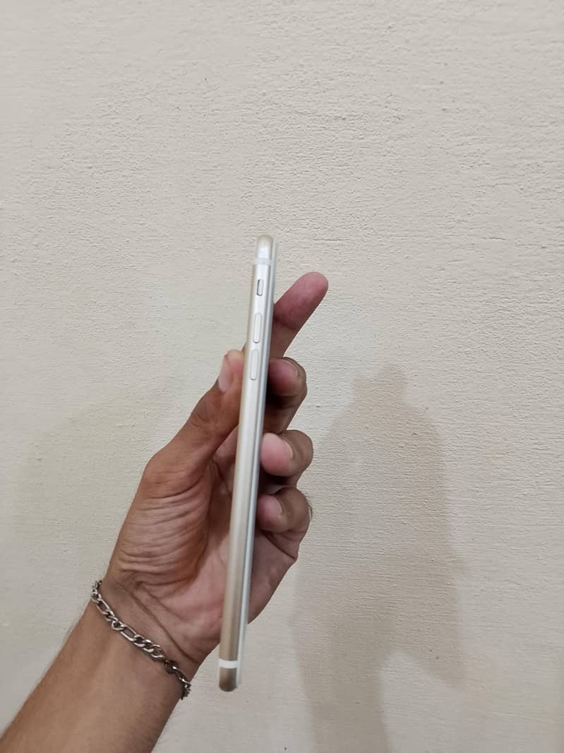 Apple iPhone 7 Plus 3