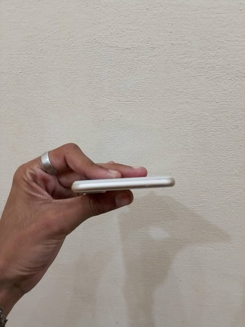 Apple iPhone 7 Plus 4