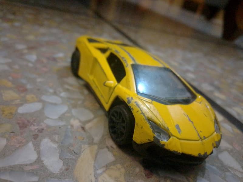 yellow Lamborghini 0