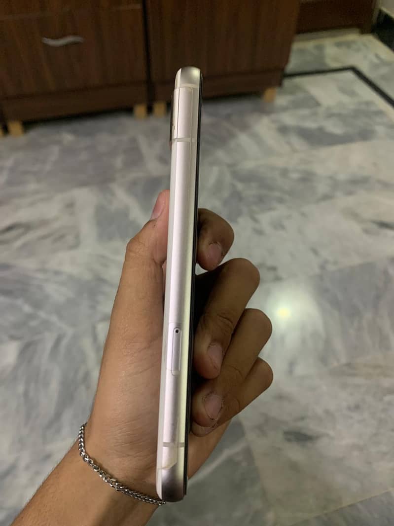 Google Pixel 8a 1