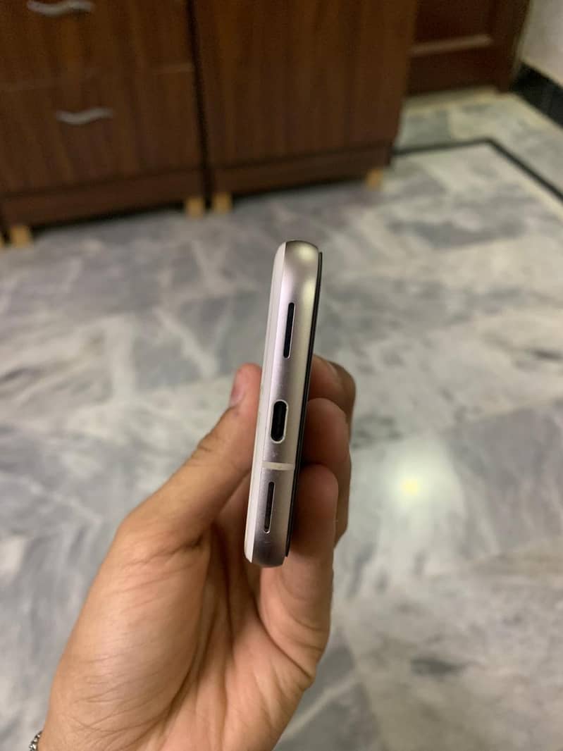 Google Pixel 8a 2