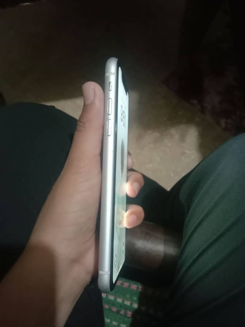 Apple iPhone XR 3