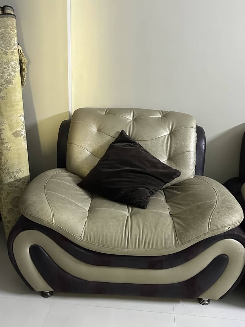 Used sofa set 1