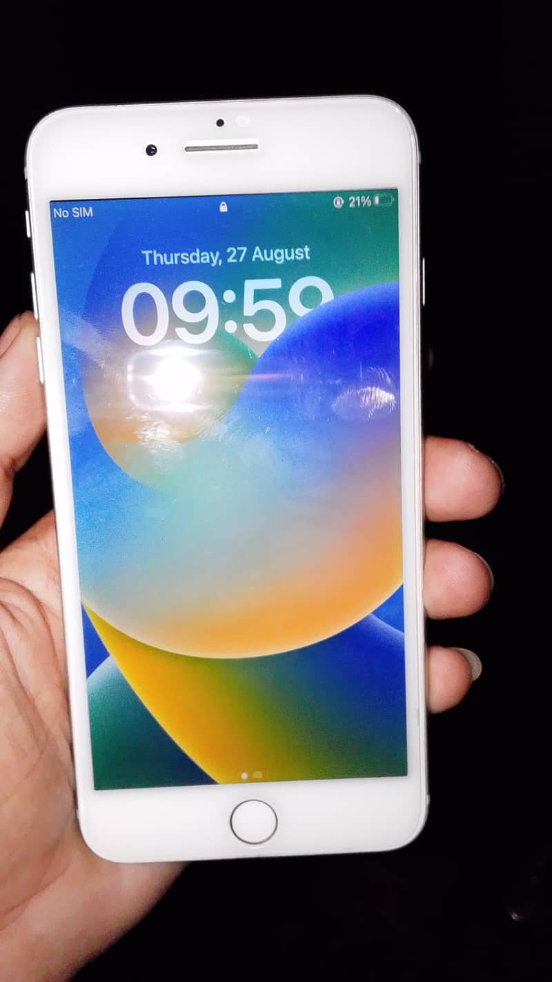 Apple iPhone 8 Plus 1