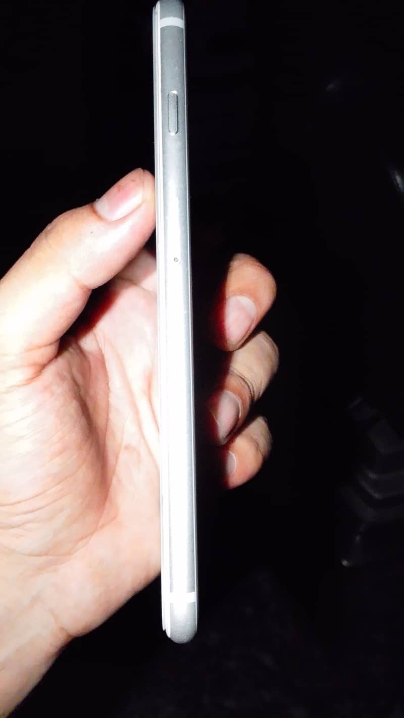 Apple iPhone 8 Plus 2