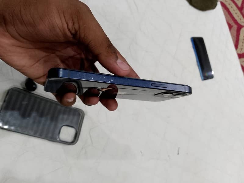 Apple iPhone 12 7