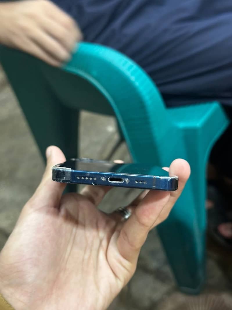 Apple iPhone 12 2