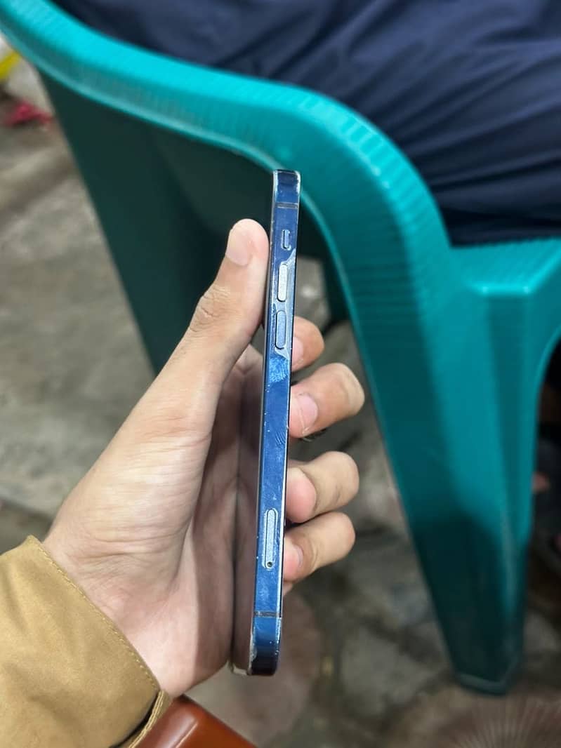 Apple iPhone 12 5