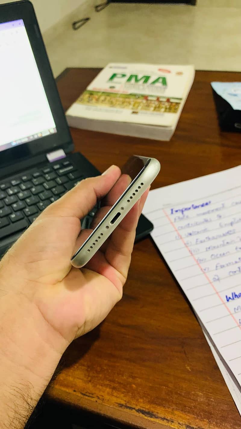 Apple iPhone 11 1