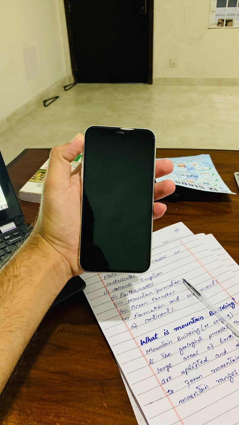 Apple iPhone 11 5