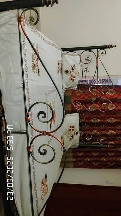 iron bed with matress