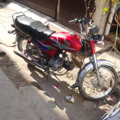 Honda 70 hr cheez working on hai arjant sale first owner hai