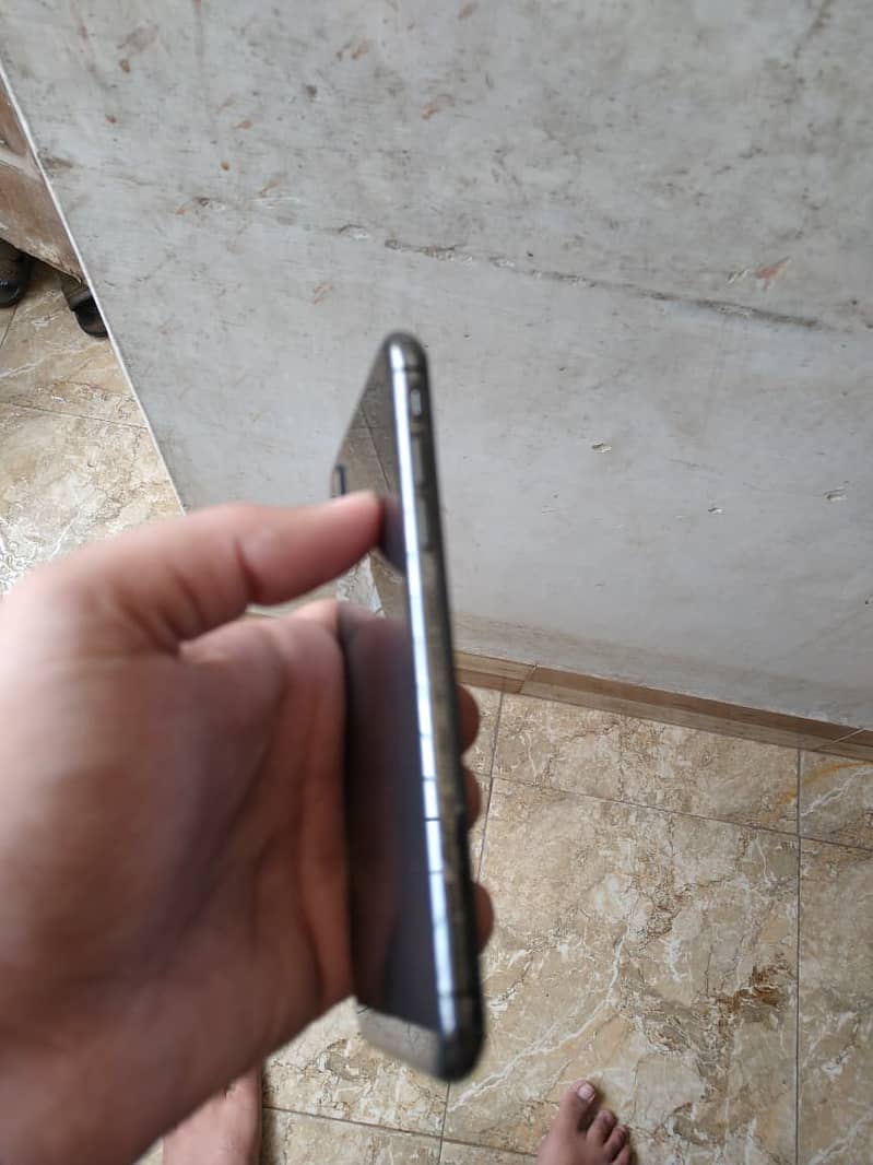 Apple iPhone X 2