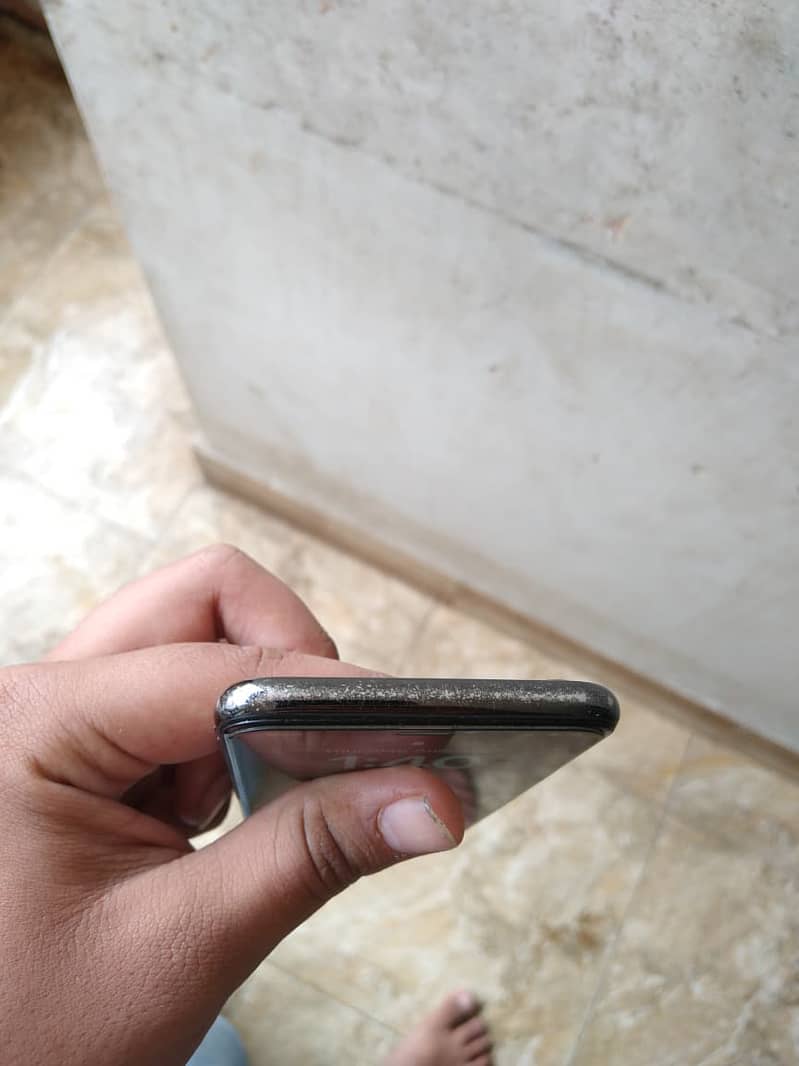 Apple iPhone X 5